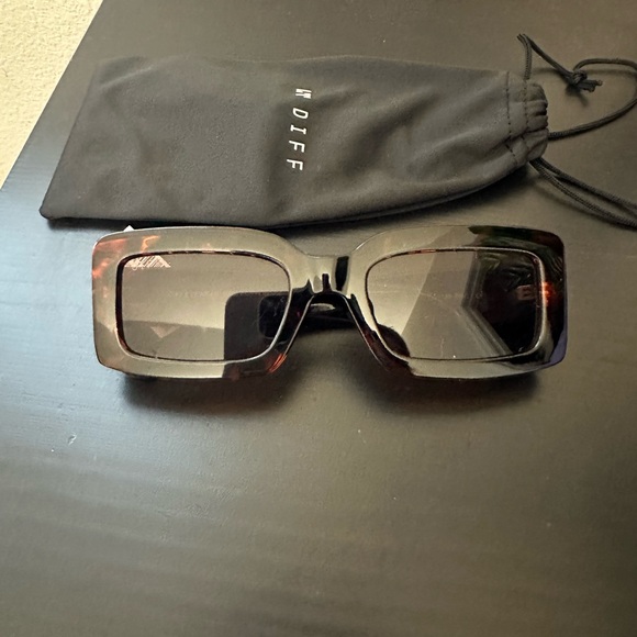 Diff Sunglasses - Picture 3 of 9